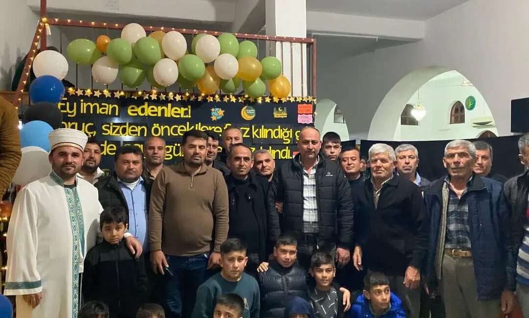 Mersin’in Anamur ilçesinde hayata geçirilen “Sürpriz Kutusu” ve “Salavat Köşesi”