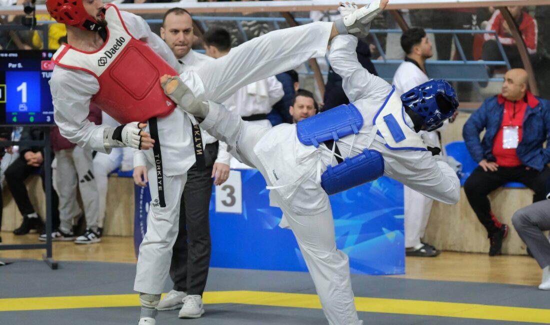 Mersinli Sporcular Yıldızlar, Gençler ve Büyükler Taekwondo Batı Grubu Müsabakalarına