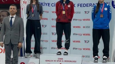 10 ilden 95 sporcunun katılımıyla İzmir’de düzenlenen Küçükler, Yıldızlar, Gençler