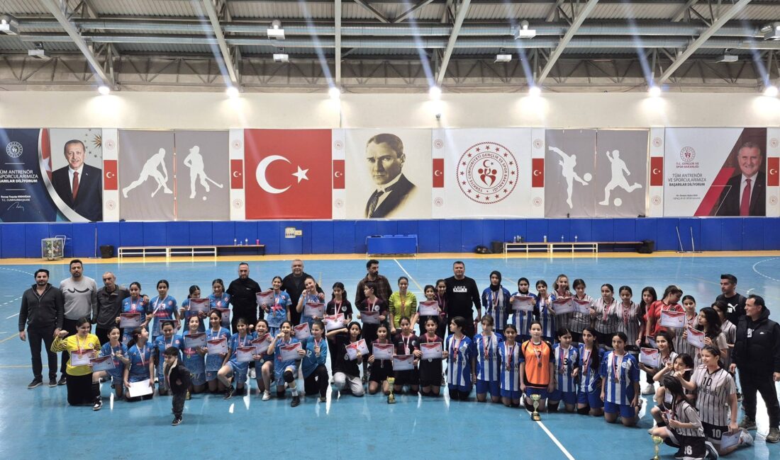 2025–2026 Okul Sporları Hentbol Küçükler İl Birinciliği Sona Erdi Yalınayak Beşyüz Kişilik Spor Salonu’nda birbirinden çekişmeli müsabakalara sahne olan