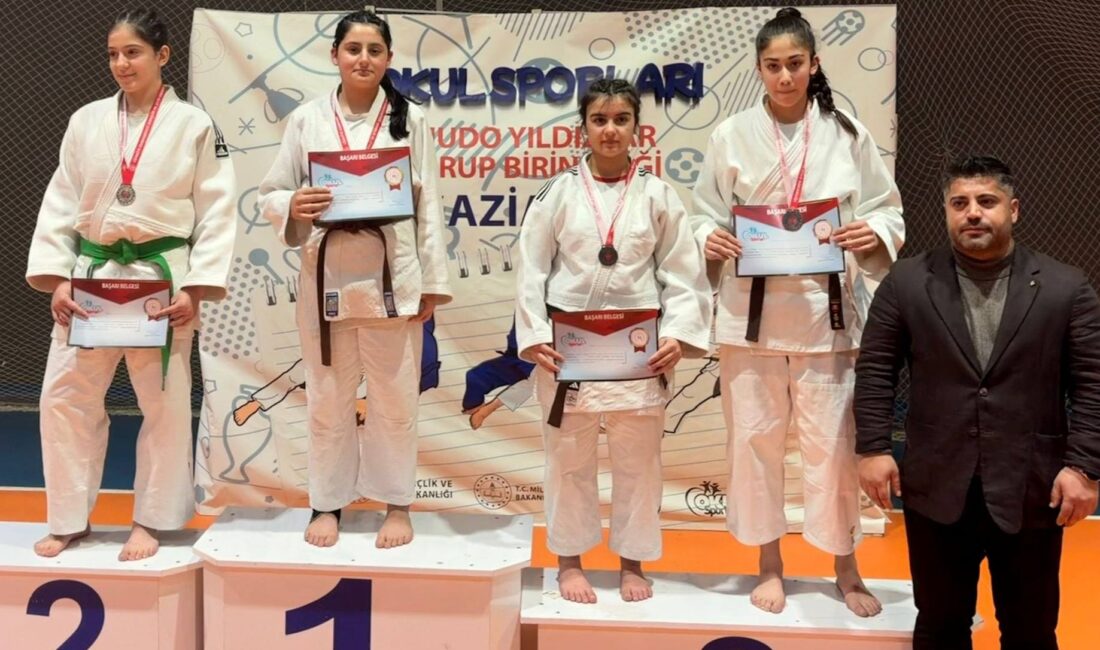 Gaziantep’te düzenlenen Okul Sporları Yıldızlar Judo Grup Müsabakalarında Mersinli sporcular