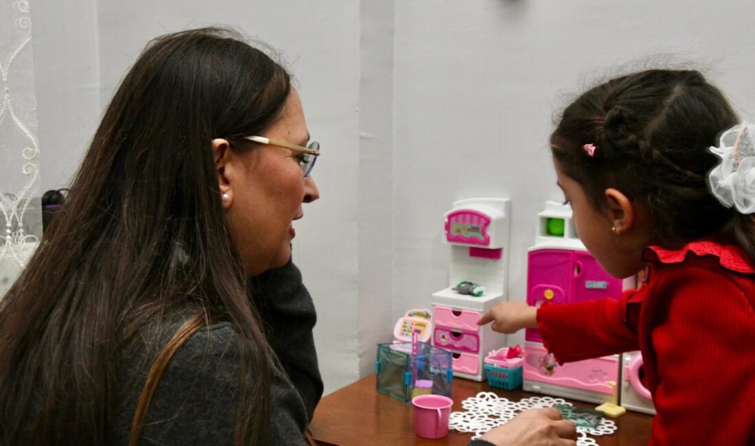 Mersin Valisi Atilla Toros’un eşi Dudu İrem Toros, koruyucu aile