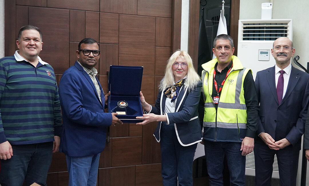 Denizcilik Fakültesi’nden MIP’ye ziyaret Mersin Üniversitesi Denizcilik Fakültesi Dekanı Prof. Dr. Nur Jale Ece ve