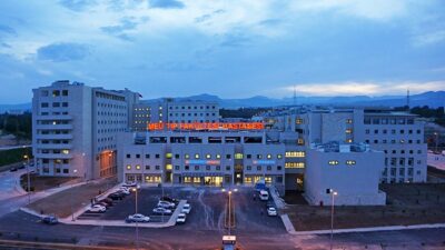 Mersin Üniversitesi Hastanesi’nde görev yapan asistan doktorlar, üç aydır maaşlarını