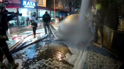 Mersin Büyükşehir Belediyesi İtfaiye Dairesi Başkanlığı ekipleri, Yenişehir ilçesinde meydana gelen