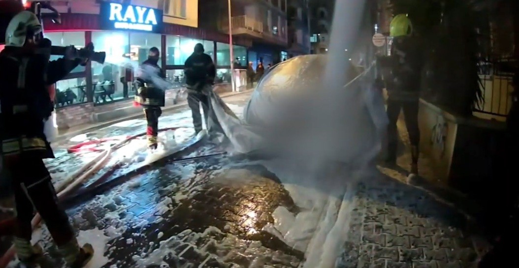 Mersin Büyükşehir Belediyesi İtfaiye Dairesi Başkanlığı ekipleri, Yenişehir ilçesinde meydana gelen