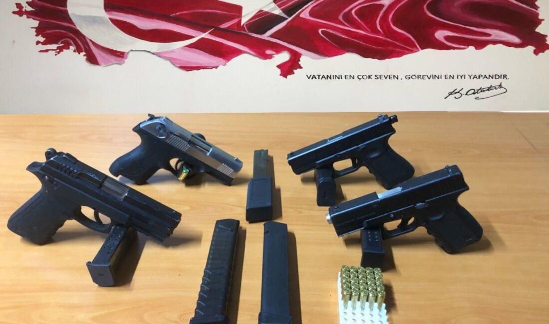 Mersin‘de çok sayıda silah ile uyuşturucu madde ele geçirilirken, aranan