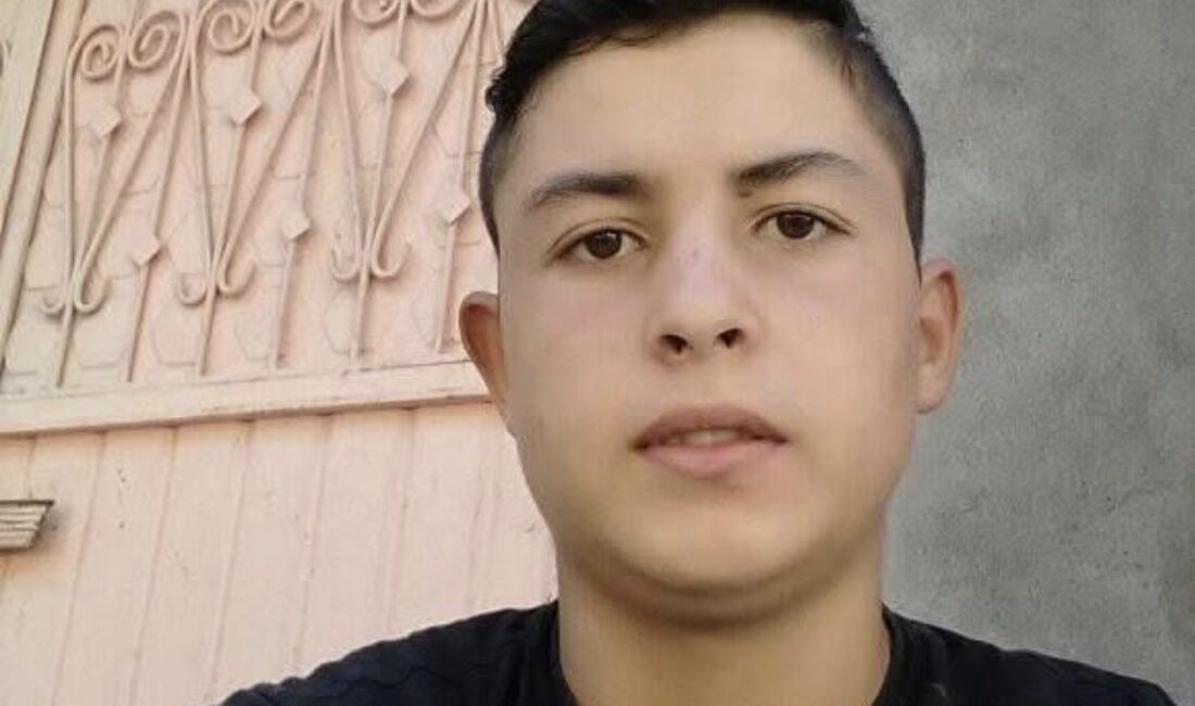 Mersin’in Tarsus ilçesinde ampul değiştirmek isterken elektrik akımına kapılan genç,