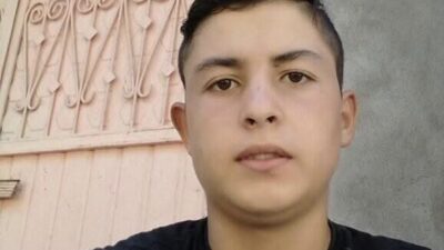 Mersin’in Tarsus ilçesinde ampul değiştirmek isterken elektrik akımına kapılan genç,