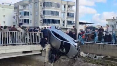 Mersin’in Tarsus ilçesinde iki aracın köprü üzerinde çarpışması sonucu 6
