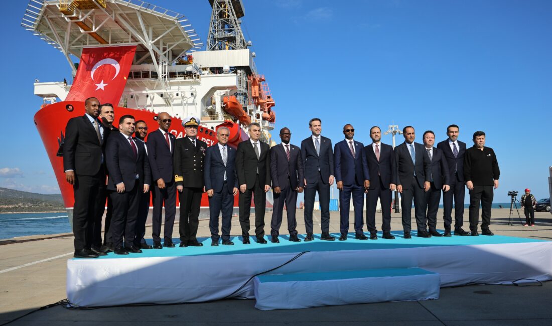 Çağrı Bey sondaj gemisi, Bakan Bayraktar’ın katıldığı törenle Somali’ye uğurlandı Enerji ve Tabii Kaynaklar Bakanı Alparslan Bayraktar, Taşucu Limanı’ndan Somali’ye