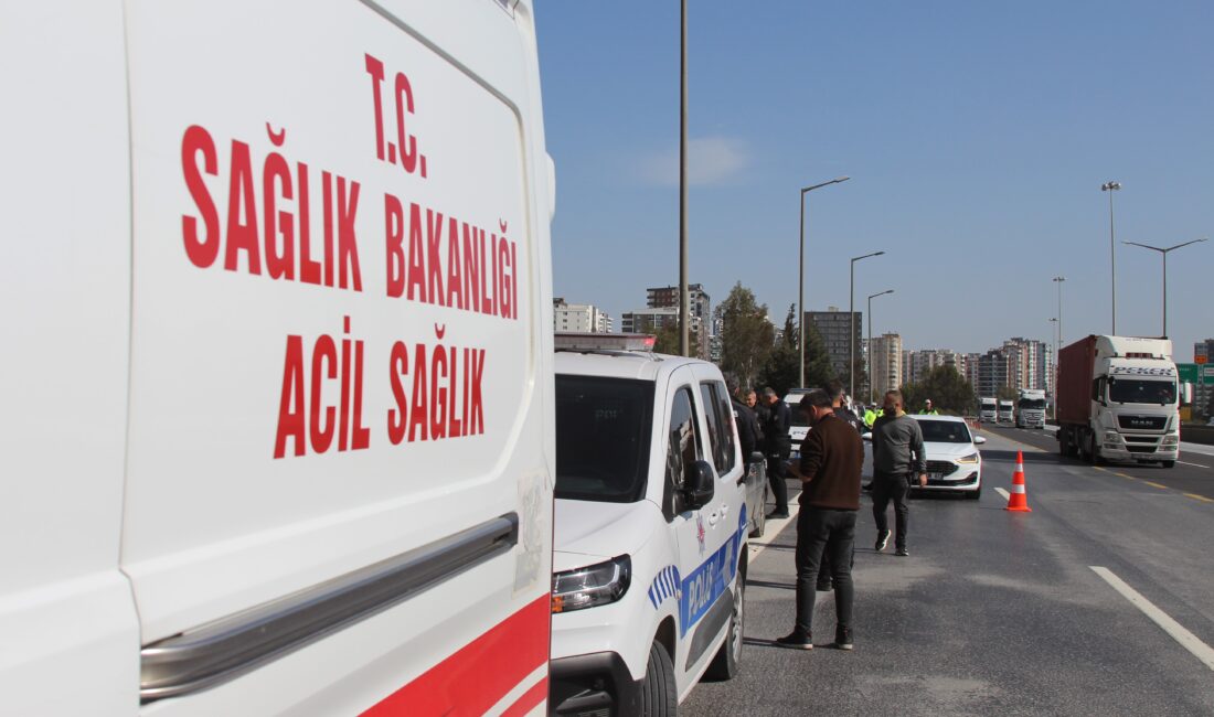 Adana’da bir kişi otoyolda otomobilin içerisinde başından vurularak ölmüş halde