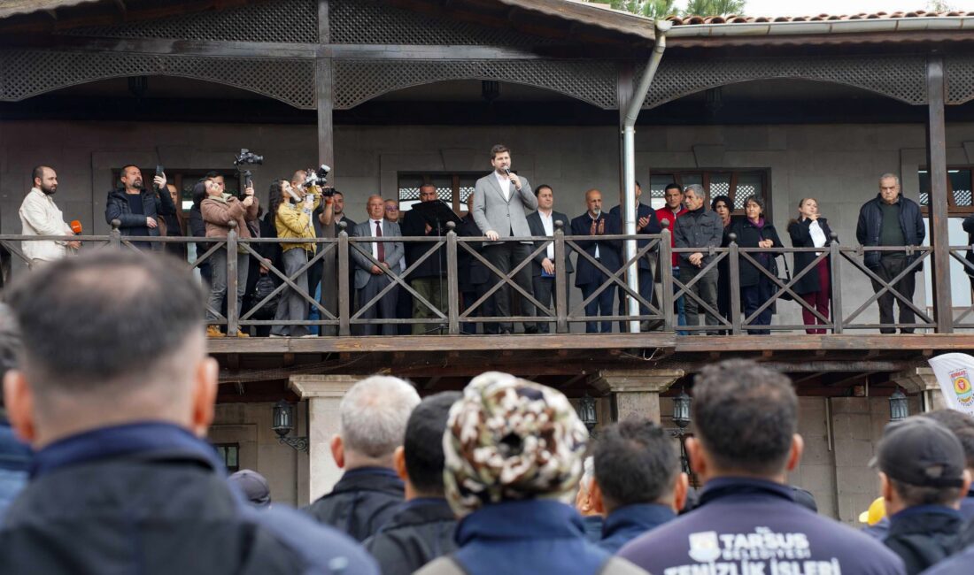 Tarsus Belediyesinde personele yüzde 32 zam Tarsus Belediye Başkanı Ali Boltaç, belediye personeline şubat ayı itibarıyla