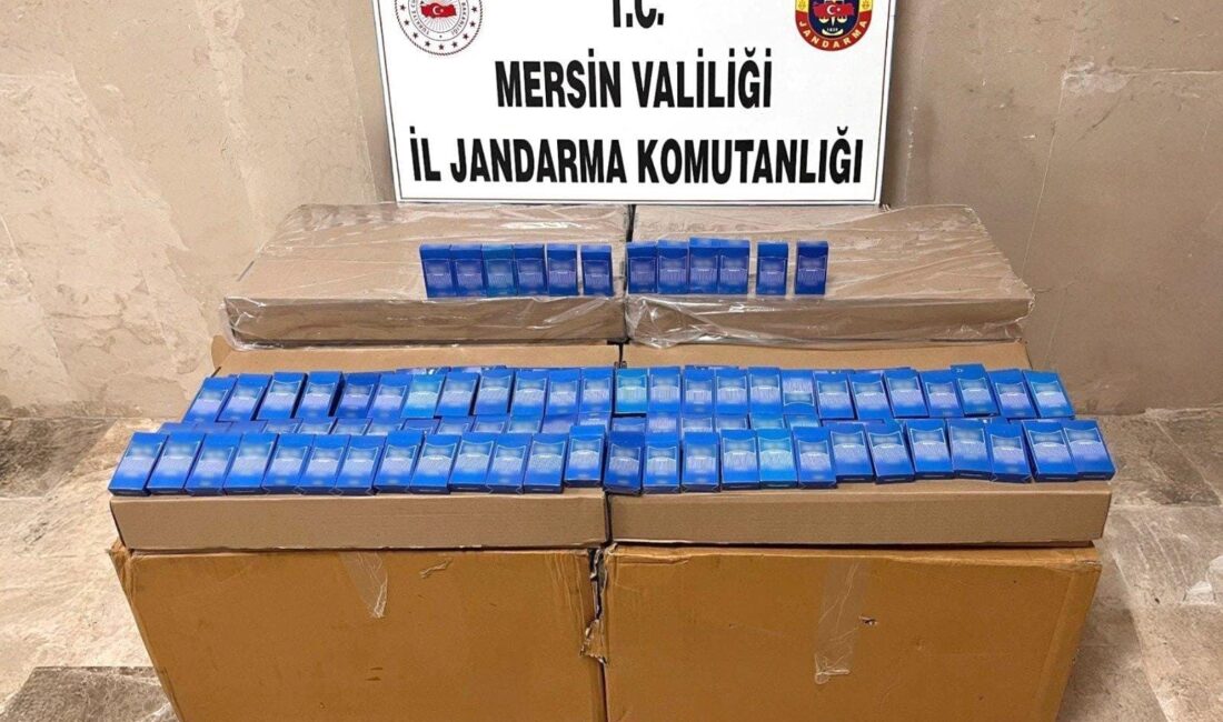 Mersin’de 10 bin 500 paket kaçak sigara ele geçirildi Mersin’de jandarma ekiplerinin düzenlediği operasyonda 10 bin 500 paket kaçak