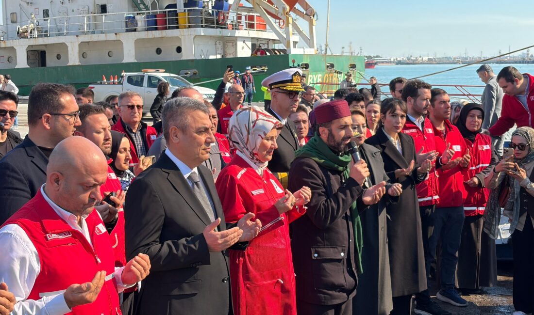 Türk Kızılay’ın ‘İyilik Gemisi’ Ramazan’ın ilk gününde Gazze’ye uğurlandı Türk Kızılay, Ramazan ayının ilk gününde Gazze’deki ihtiyaç sahiplerine ulaştırılmak