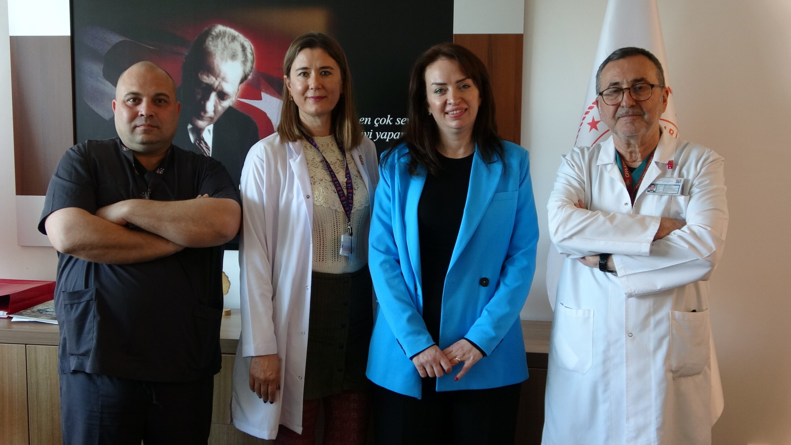 Pandemide ölümle burun buruna gelen anne doktorlarıyla buluştu