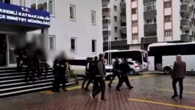 Mersin’de düzenlenen fuhuş operasyonunda 29 şüpheli yakalanırken, 13’ü tutuklandı. Operasyonda