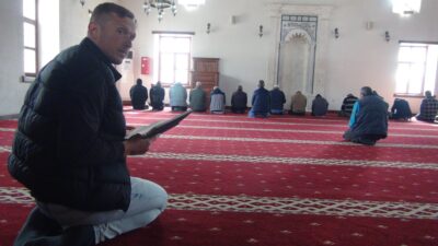 Mersin‘in Silifke ilçesine bağlı Taşucu Mahallesi’nde yaşayan Rus uyruklu Nikolai