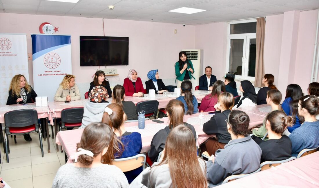 Silifke’de Cumhuriyet savcıları öğrencilerle iftarda buluştu Silifke Cumhuriyet Başsavcılığında görevli cumhuriyet savcıları Gülüstan Dermanlı Çolak, Sümeyya