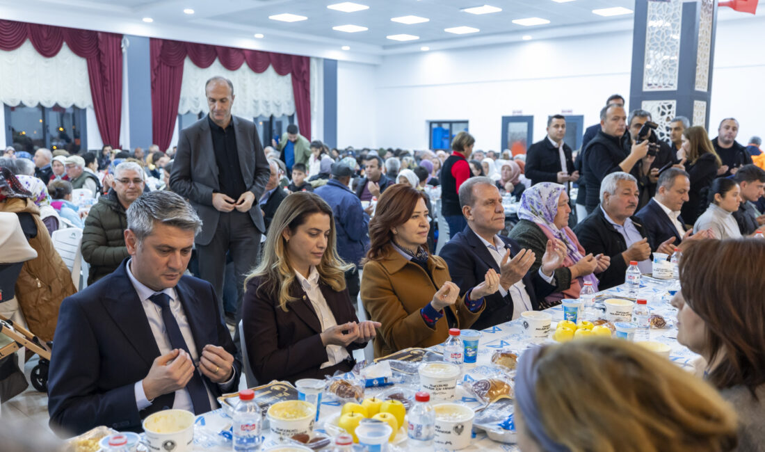 BAŞKAN SEÇER: “AYDINCIK BİRLİK VE BERABERLİĞİN EN ÇOK YANSIDIĞI İLÇEMİZ” Türkiye Belediyeler Birliği (TBB) Başkan Vekili ve Mersin Büyükşehir Belediye