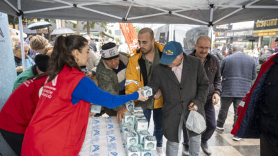 Mersin Büyükşehir Belediyesi, her kandilde olduğu gibi Berat Kandili’nde vatandaşlara