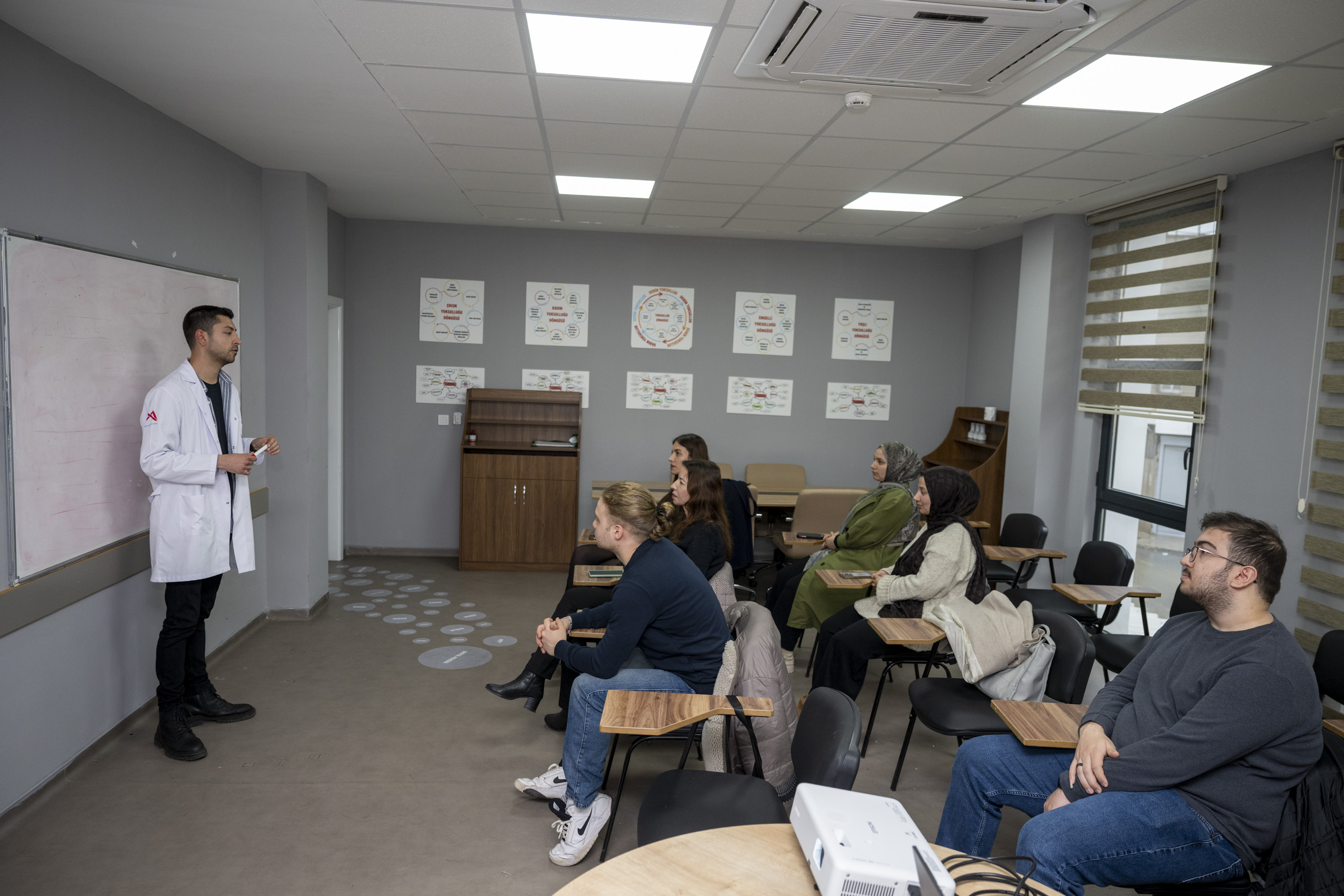 BÜYÜKŞEHİR MERCEK’TEN ‘ÖN BÜRO’ VE ‘RESEPSİYON ELEMANI’ KURSLARI