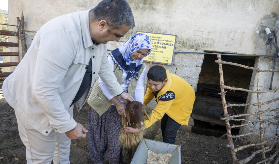 MERSİN BÜYÜKŞEHİR’İN SÜRDÜRÜLEBİLİR PROJESİ’NDEN 360 YETİŞTİRİCİ FAYDALANDI Mersin Büyükşehir Belediyesi; kırsal kalkınmanın artması adına Türkiye’ye örnek olan