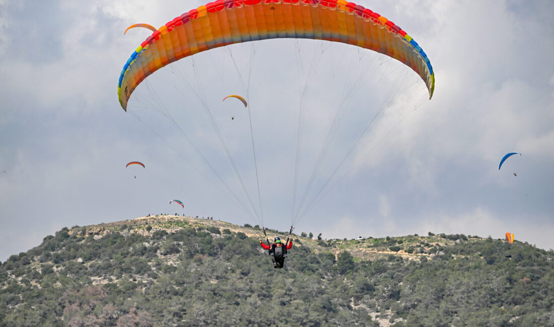 MERSİN BÜYÜKŞEHİR’DEN ‘ENGELSİZ GÖKYÜZÜ’ DENEYİMİ Mersin Büyükşehir Belediyesi; Toros Havacılık ve Doğa Sporları Kulübü iş