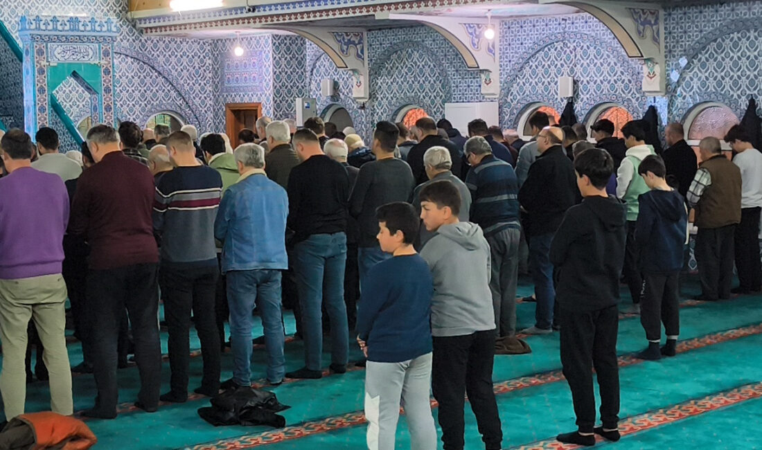 Anamur’da Çedes Projesiyle Gençlerden Anlamlı Hareket: “Arkadaşlarımla Camideyiz” Mersin’in Anamur ilçesinde, Anamur İlçe Müftülüğü Gençlik Koordinatörlüğü ile Cengiz