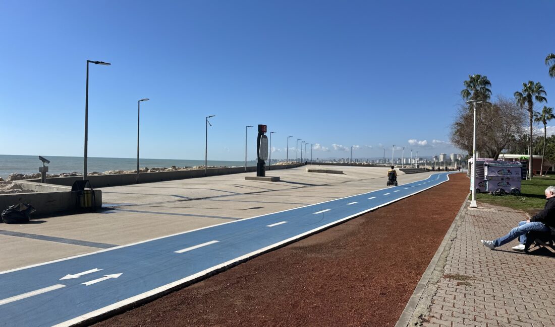 Mersin’in simgesi haline gelen gemi ve uçağın yenilerinin yerine konması isteniyor Mersin’de yıllar boyunca kentin hafızasında yer eden gemi ve uçağın