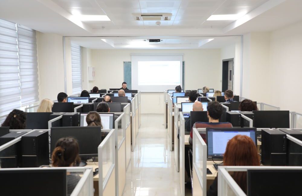 Tarsus Üniversitesi Uzaktan Eğitim Uygulama ve Araştırma Merkezi tarafından akademik