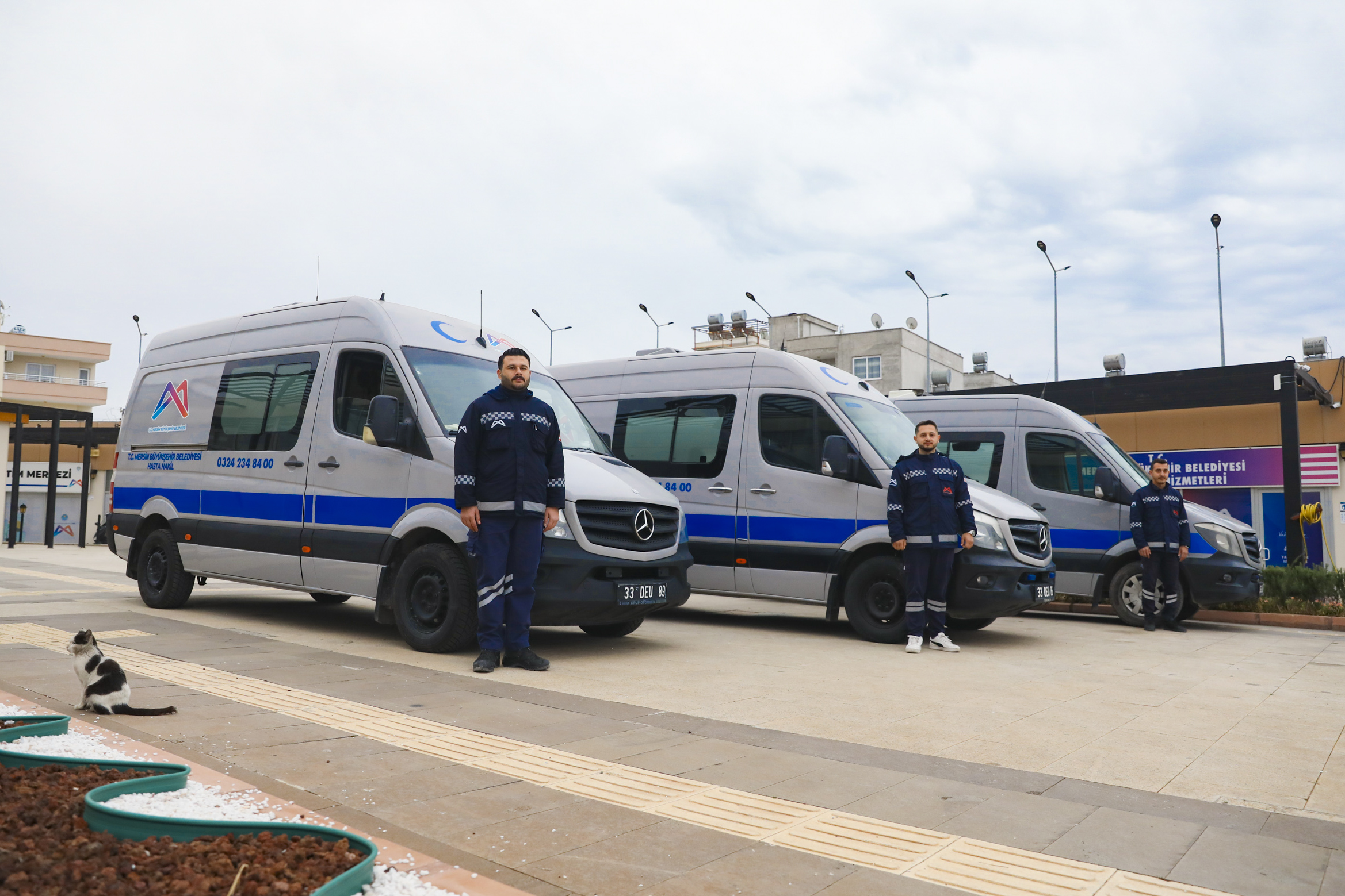 MERSİN BÜYÜKŞEHİR HASTA NAKİL AMBULANSLARI VATANDAŞIN YANINDA