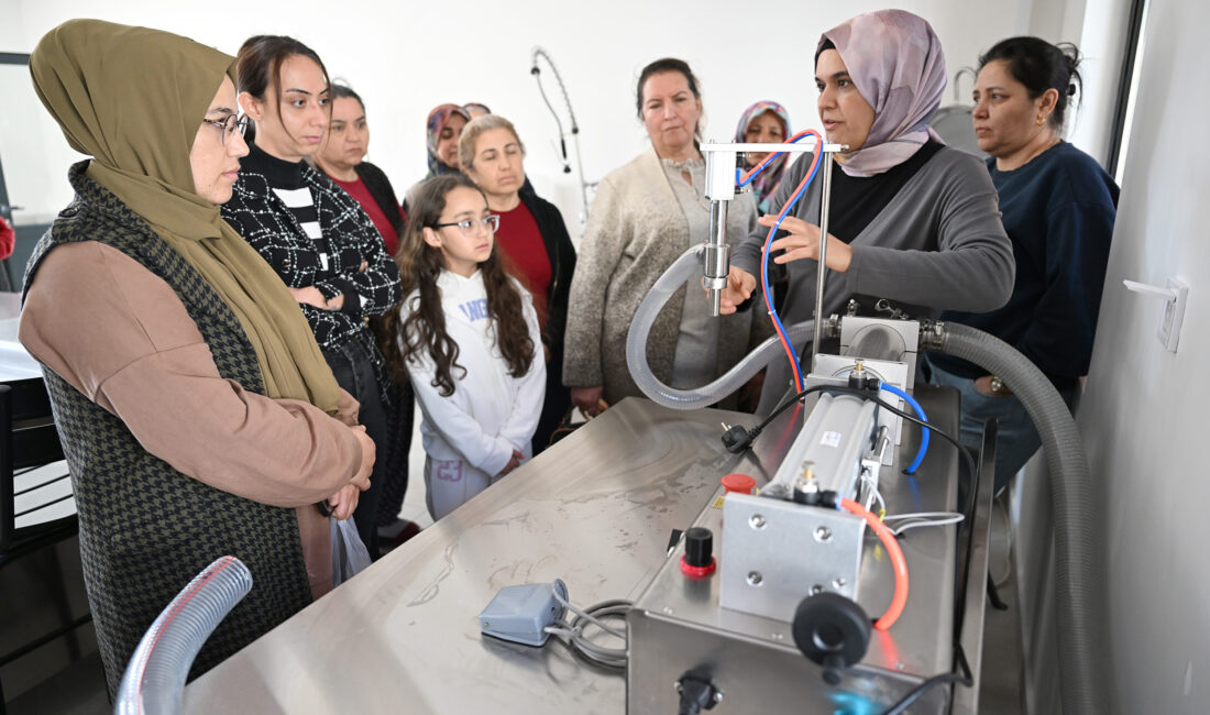 MERSİN BÜYÜKŞEHİR KÖYÜMÜZ ATÖLYE PROJELERİYLE YEREL ÜRÜNLERE DEĞER KATIYOR Türkiye Belediyeler Birliği (TBB) Başkan Vekili ve Mersin Büyükşehir Belediye