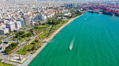 Mersin Çarşı’da yapılan sokak röportajlarında yurttaşlara kentin artıları, gelecek beklentileri
