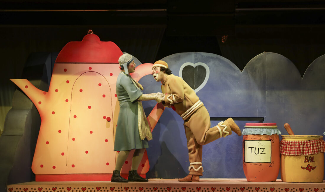 Mersin Büyükşehir Belediyesi Şehir Tiyatrosu, 25. Sanat Sezonu’nda perdelerini çocukların