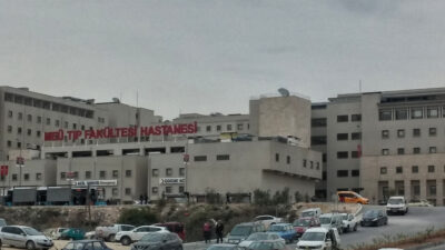 Mersin Üniversitesi -MeÜ- Hastanesi’nde sabahın erken saatlerinde yaşanan görüntüler, “randevu