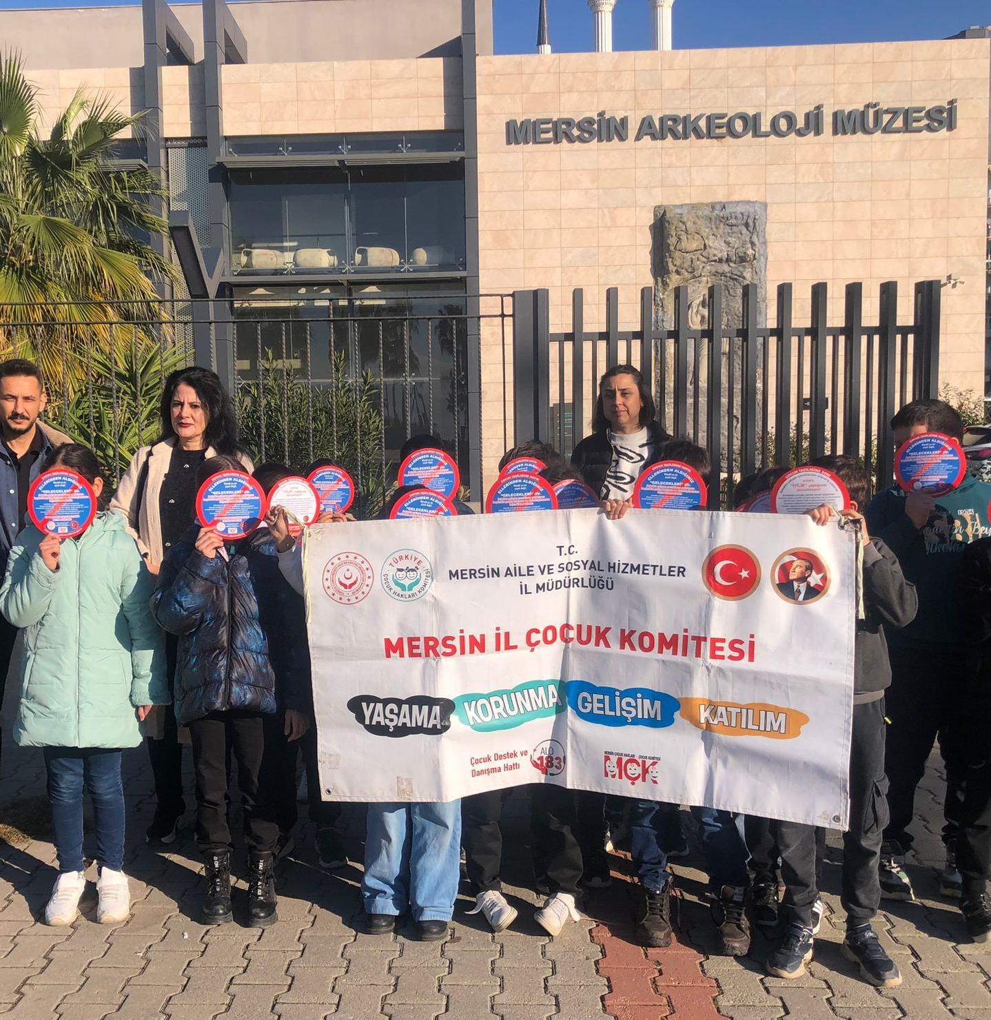 MİNİKLERİN MÜZE TURU