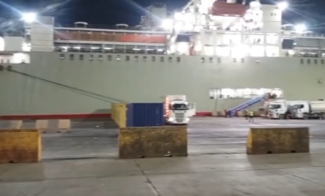 Mersin Taşucu Uluslararası Limanı’na yine Angus gemisi yanaştı, bölgeye kötü