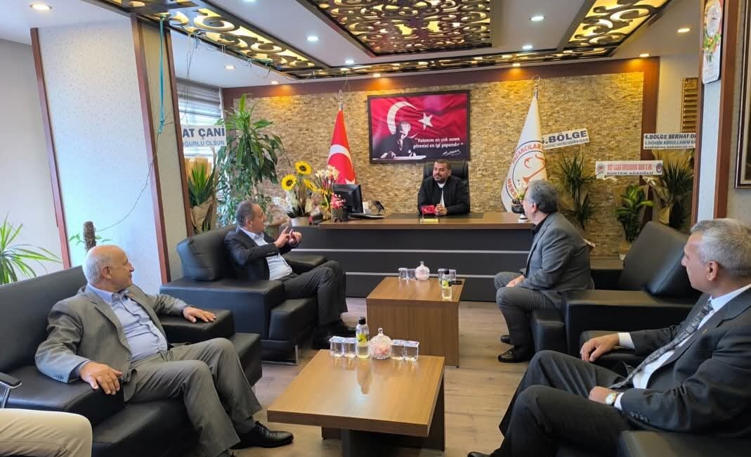 Cumhuriyet Halk Partisi Akdeniz İlçe Başkanı Semih Palamut, İl Başkanı