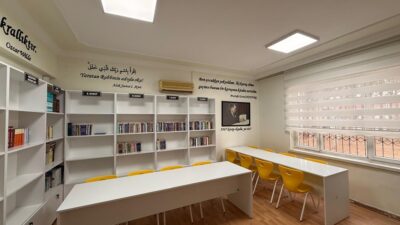 Çukurova Üniversitesi’nden Bahşiş’e “Bir Kitap, Bir Dünya” Köprüsü Çukurova Üniversitesi İletişim Fakültesi İletişim Bilimleri Bölümü dördüncü sınıf öğrencileri,