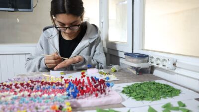 Akdeniz Belediyesi Kültür ve Sanat Evleri, mahallelerde kadınlar ve gençlere