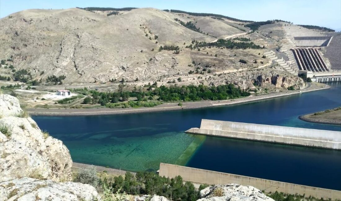 DEVA Partisi Genel Başkan Yardımcısı ve Mersin Milletvekili Mehmet Emin Ekmen,
