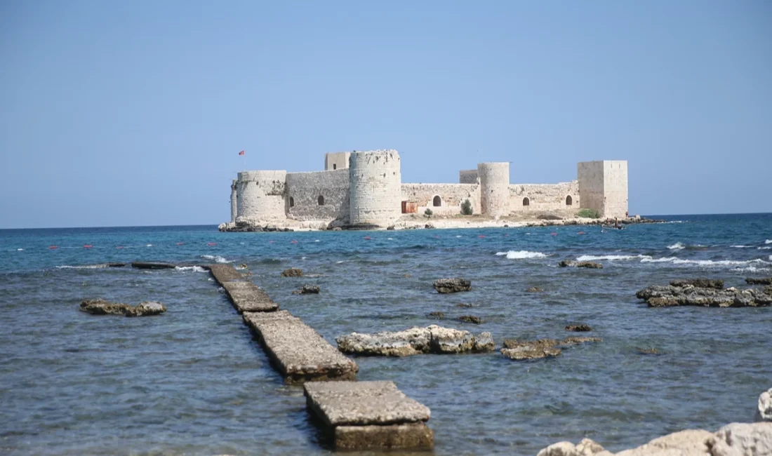TURİZM SEKTÖRÜNDE BAŞARI, DEĞİŞİME AYAK UYDURMAKLA BAŞLIYOR Turizm sektöründe küresel dönüşüm hız kazanırken, uzmanlar geleceğin turizminin inovasyon,