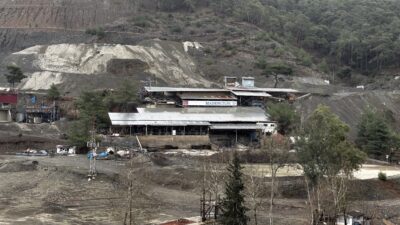 “Bu tesisi buradan kaldırın!” Toroslar’da orman alanı içinde kurulan krom madeni atık tesisinde şiddetli