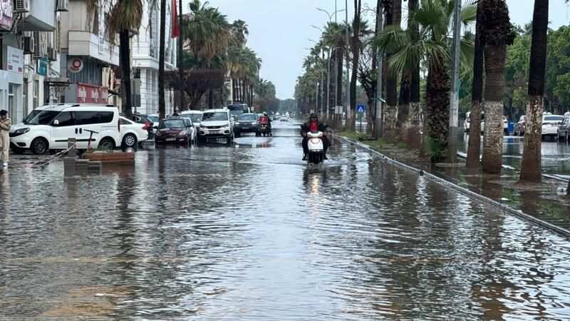 Yapılan son değerlendirmelere göre Perşembe günü görülecek sağanak ve gök