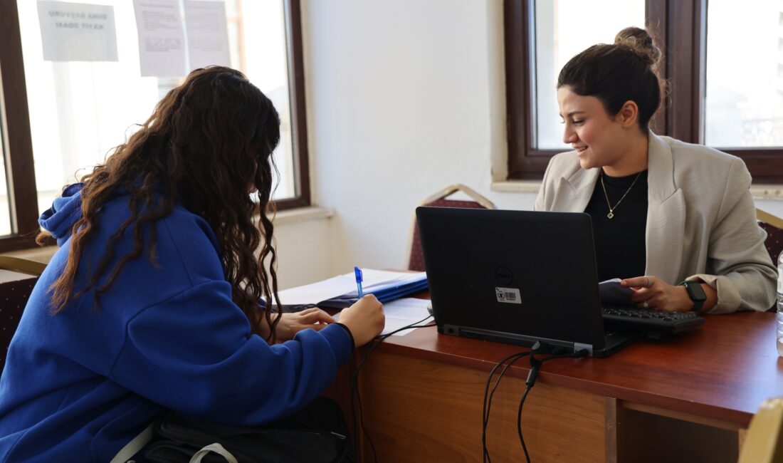 TOROSLAR BELEDİYESİ ÖĞRENİM YARDIMININ İLK TAKSİDİNİ HESAPLARA YATIRDI Toroslar Belediyesi, 2025-2026 eğitim öğretim yılında üniversiteyi yeni kazanan öğrencilere