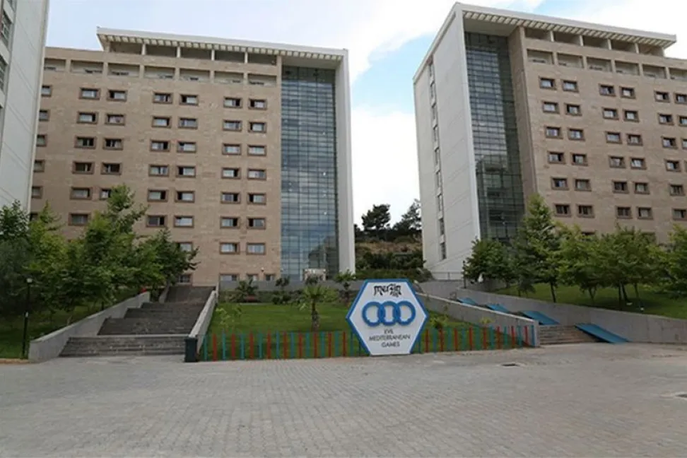 Mersin'de Kız Öğrenci Yurdu'nda kalan ve İmamoğlu'nun tutuklanmasına karşı oturma