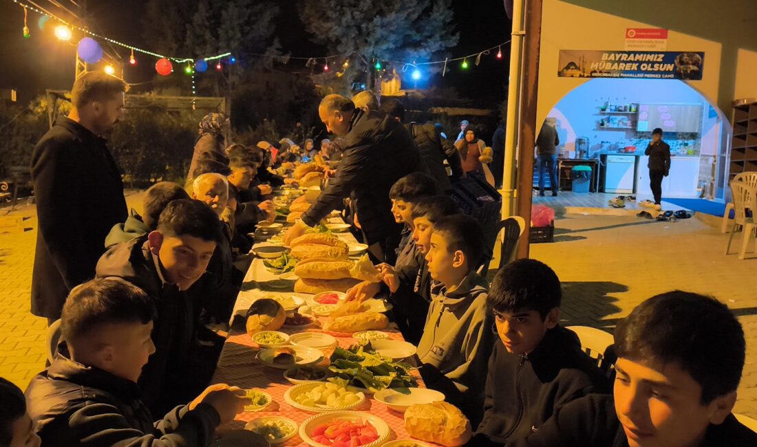 Mersin’in Anamur ilçesinde, Gercebahşiş Mahallesi Merkez Camii’nde Kadir Gecesi dolayısıyla