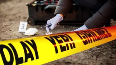 Mersin’in Tarsus ilçesinde eski eşini yolda gören bir kişi, kadının