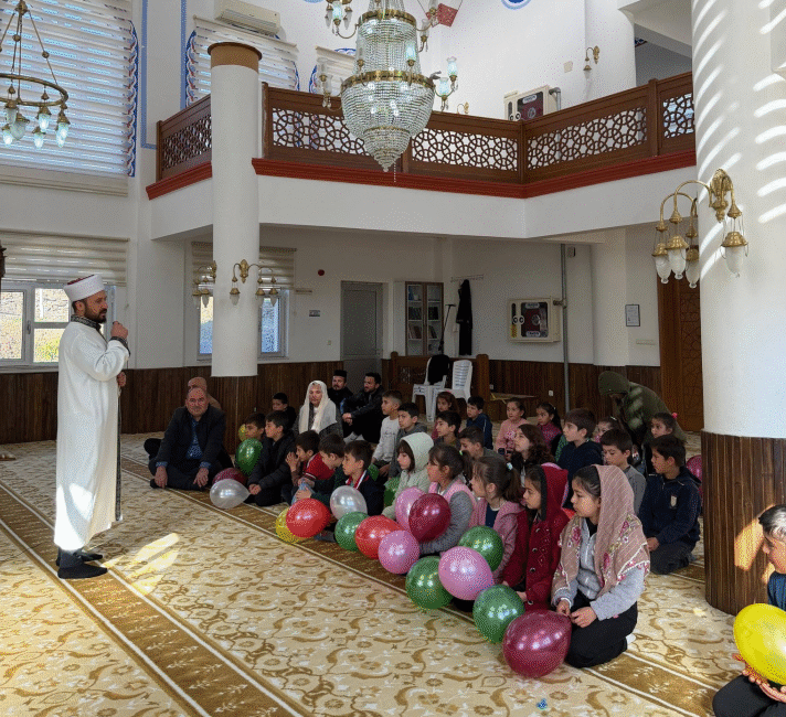 Mersin’in Anamur ilçesinde çocukların milli ve manevi değerlerle tanışmasını amaçlayan